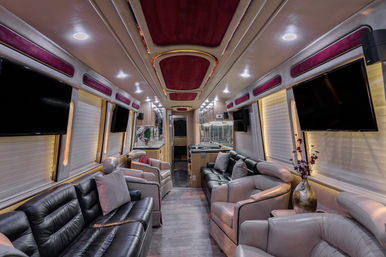 Party like a Rock Star: 45 Foot Prevost Tour Bus image 3