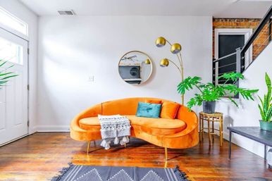 Urban Jungle: Rare Plant-Filled Designer Retreat in Columbus image 5