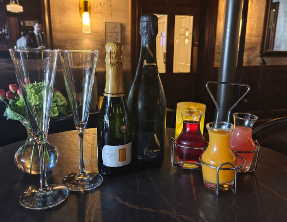 Mimosas & Martinis Tour: Handcrafted Cocktail Flights, Pastries & Historic Charleston Stroll image 1
