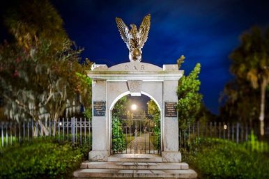 Spirit with Spirits Bar Crawl: Discover Savannah’s Historic and Haunted Past image 2