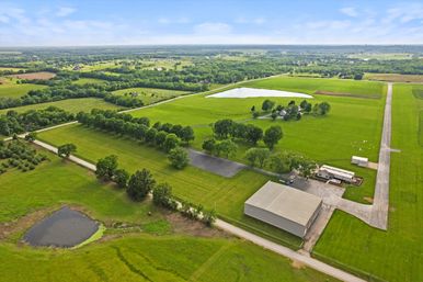 Skyway Retreat: Expansive Estate with Cinema, Games Room + Putting Green image 21