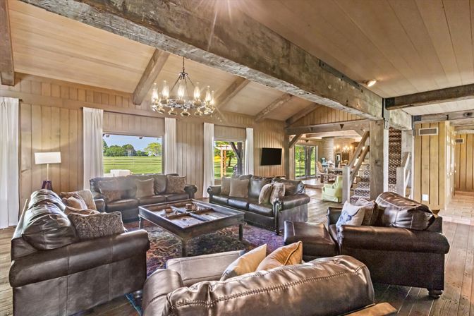 Skyway Retreat: Expansive Estate with Cinema, Games Room + Putting Green image 6