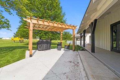 Skyway Retreat: Expansive Estate with Cinema, Games Room + Putting Green image 17
