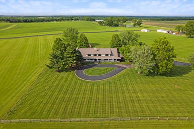 Skyway Retreat: Expansive Estate with Cinema, Games Room + Putting Green image 19