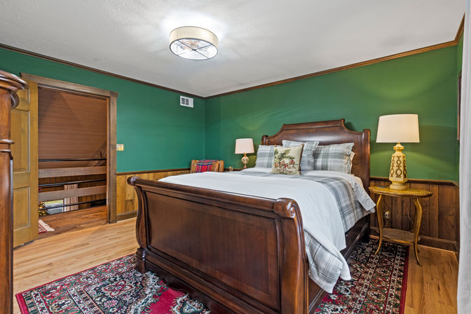 Skyway Retreat: Expansive Estate with Cinema, Games Room + Putting Green image 36