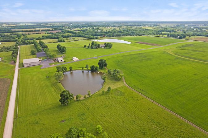 Skyway Retreat: Expansive Estate with Cinema, Games Room + Putting Green image 22
