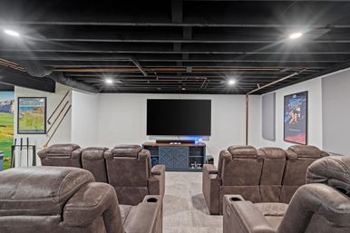 Skyway Retreat: Expansive Estate with Cinema, Games Room + Putting Green image 15
