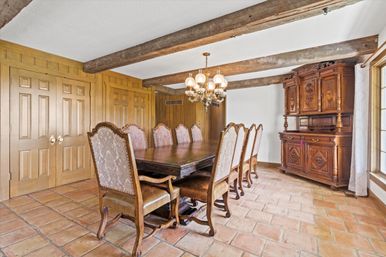 Skyway Retreat: Expansive Estate with Cinema, Games Room + Putting Green image 8