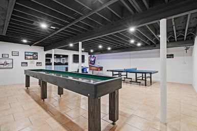 Skyway Retreat: Expansive Estate with Cinema, Games Room + Putting Green image 29