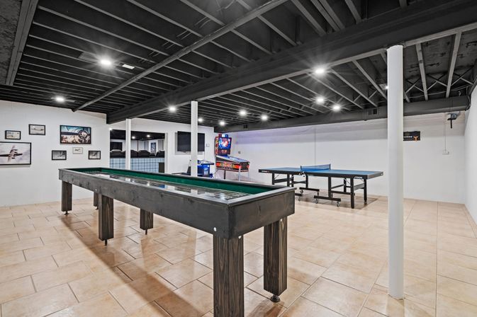 Skyway Retreat: Expansive Estate with Cinema, Games Room + Putting Green image 29