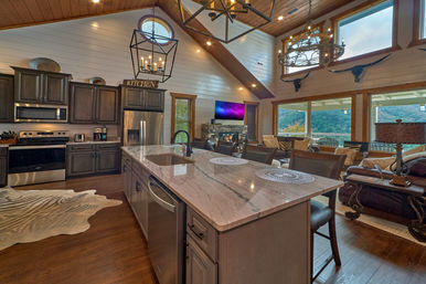 Gatlinburg Splash: Luxury Cabin with Indoor Pool, Hot Tub, Game Room + Theater Room image 4