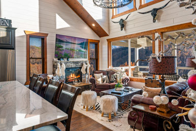 Gatlinburg Splash: Luxury Cabin with Indoor Pool, Hot Tub, Game Room + Theater Room image 37