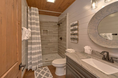 Gatlinburg Splash: Luxury Cabin with Indoor Pool, Hot Tub, Game Room + Theater Room image 6