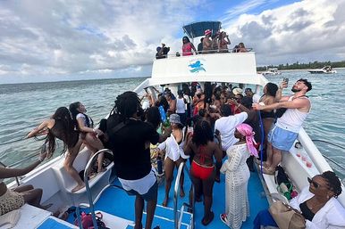 Hip Hop Beats and Live DJ Adults-Only Party Boat with Free Drinks & Transportation image 8