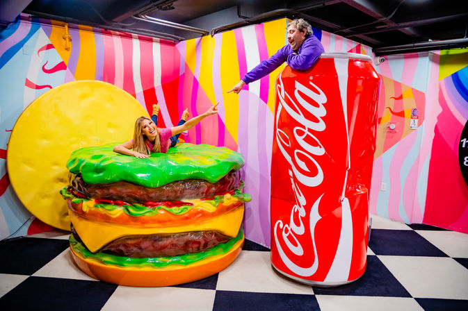 Discover the World of Illusions in Hollywood: A Must-Visit Attraction image 9