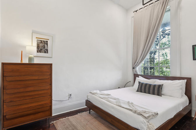Ziggy Unit: Warm Upscale Art-Filled Condo  image 10