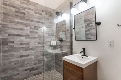 Ziggy Unit: Warm Upscale Art-Filled Condo  image 11
