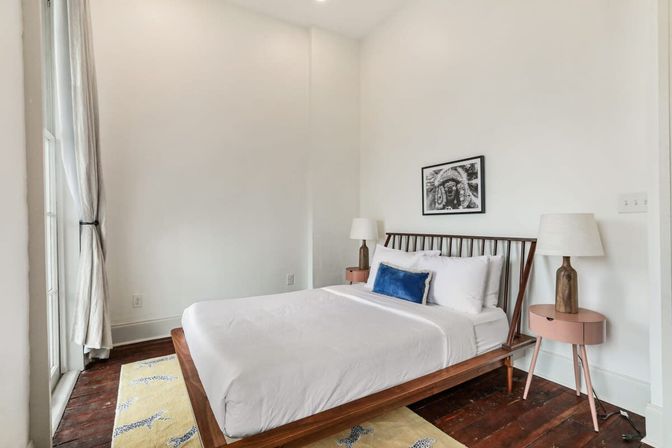 Ziggy Unit: Warm Upscale Art-Filled Condo  image 17