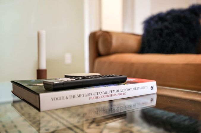 Ziggy Unit: Warm Upscale Art-Filled Condo  image 14