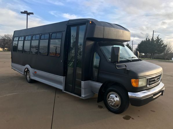 Premium Chaffeured Party Bus, BYOB & Bluetooth Audio image 19