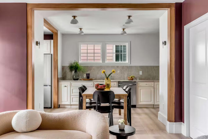 3 Bedroom Private Home Downtown @ Emerson Square  image 1