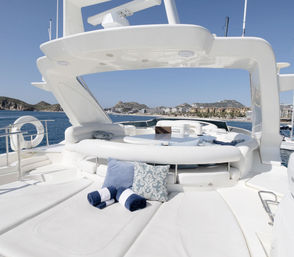 All-Inclusive Luxury Yacht Charter: Heather Nikki 80 ft Italian Azimut image 4
