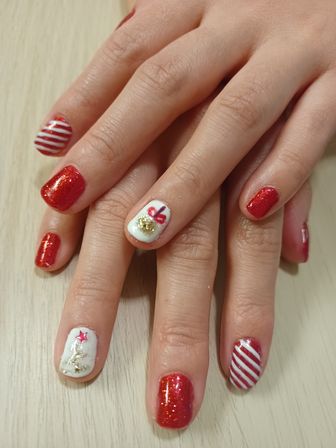 At-Home Glammin' Sesh: Manicures, Pedicures, Nail Art, & Massages image 6