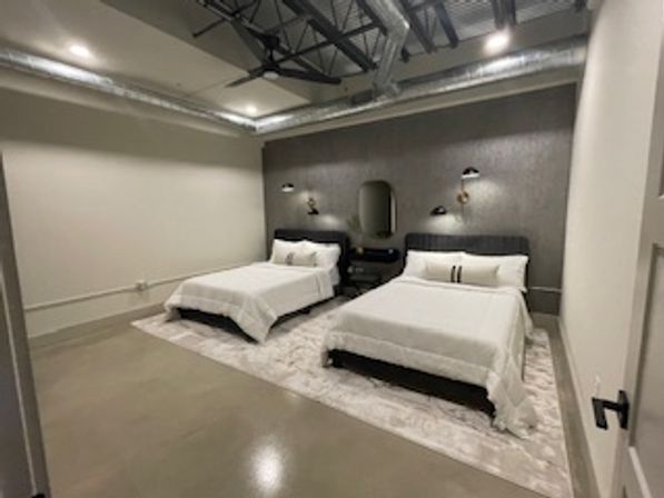 3BR Luxury Loft Near Downtown image 9