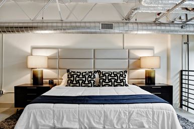 3BR Luxury Loft Near Downtown image 5