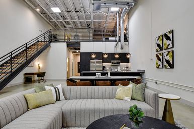 3BR Luxury Loft Near Downtown image 4