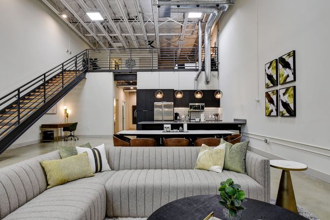 3BR Luxury Loft Near Downtown image 4