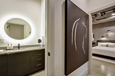 3BR Luxury Loft Near Downtown image 8