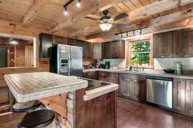 Dream View Lodge: Fire Pit, Hot Tub + Indoor Pool, Theater & Epic Mountain Views image 27