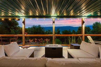 Dream View Lodge: Fire Pit, Hot Tub + Indoor Pool, Theater & Epic Mountain Views image 41