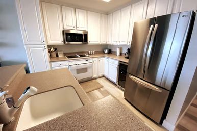 Waterfront Luxe at LOZ: Two-Level Condo with Pools + Scenic Views image 11