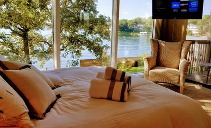 Waterfront Luxe at LOZ: Two-Level Condo with Pools + Scenic Views image 9
