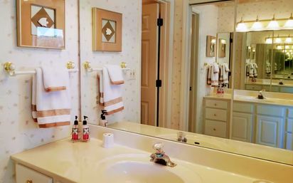 Waterfront Luxe at LOZ: Two-Level Condo with Pools + Scenic Views image 13