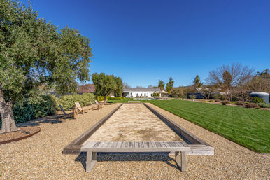 Serene & Relaxing Acacia Farmhouse image 116