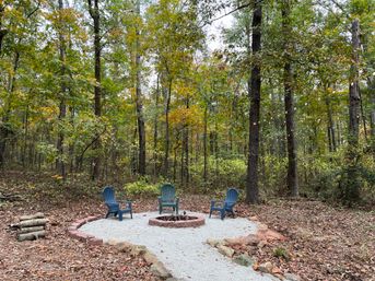 Private Glampsite on a 17-Acre Atlanta Farm image 2