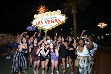 2 Hour Booze Cruise & Night Club Experience  image 5