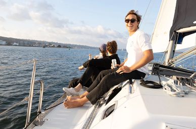 Midday Sailing Adventure: Best Wind, Wildlife & Views on a Catalina 400 image 6