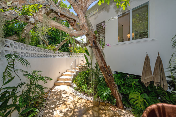 Abacus Villa: Complimentary Van & Driver for Stays 7+ Nights image 30