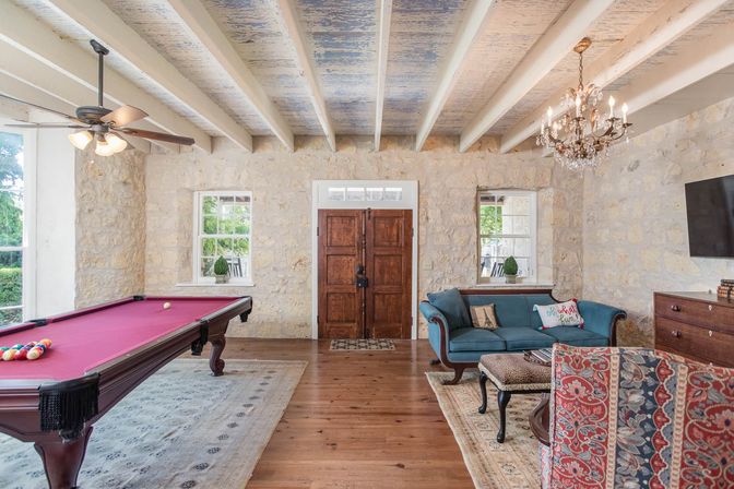 Sweet Escape: Historic 3500 sq ft Luxury Estate: Heated Pool, Hot Tub & Walkable to Main St image 12