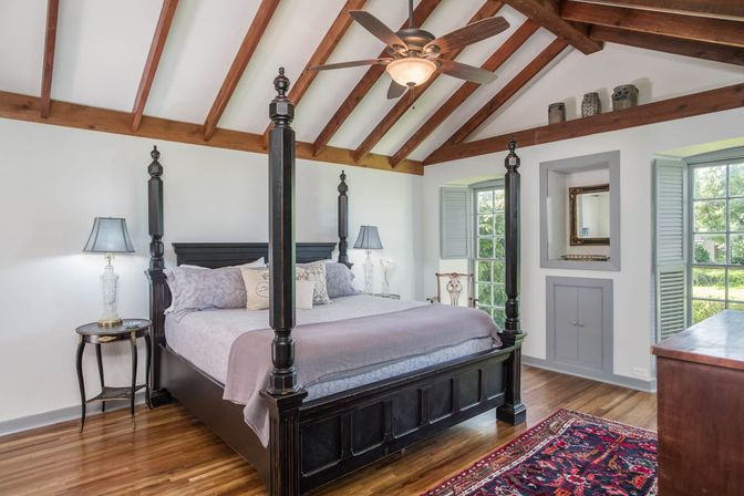 Sweet Escape: Historic 3500 sq ft Luxury Estate: Heated Pool, Hot Tub & Walkable to Main St image 23