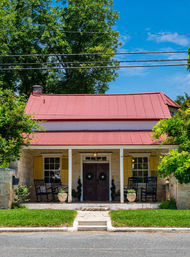 Sweet Escape: Historic 3500 sq ft Luxury Estate: Heated Pool, Hot Tub & Walkable to Main St image 40