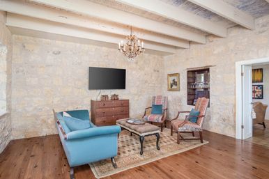 Sweet Escape: Historic 3500 sq ft Luxury Estate: Heated Pool, Hot Tub & Walkable to Main St image 14