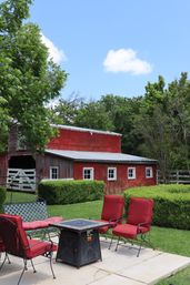 Sweet Escape: Historic 3500 sq ft Luxury Estate: Heated Pool, Hot Tub & Walkable to Main St image 46