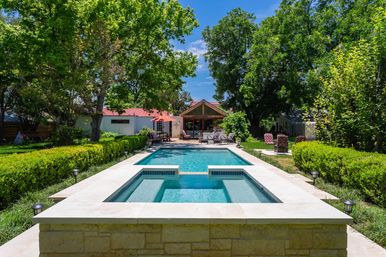 Sweet Escape: Historic 3500 sq ft Luxury Estate: Heated Pool, Hot Tub & Walkable to Main St image 1