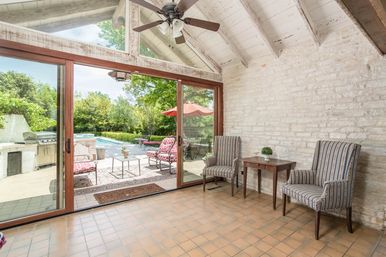 Sweet Escape: Historic 3500 sq ft Luxury Estate: Heated Pool, Hot Tub & Walkable to Main St image 22