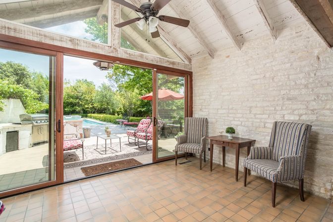 Sweet Escape: Historic 3500 sq ft Luxury Estate: Heated Pool, Hot Tub & Walkable to Main St image 22